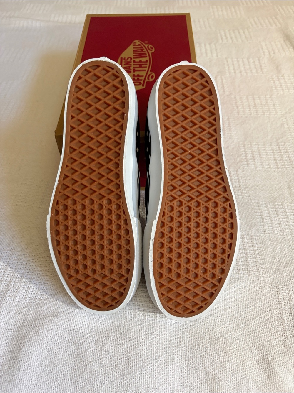 Vans Black and White Polka Dot Platform Slip-On NWB Women’s Size 9 - Picture 6 of 6
